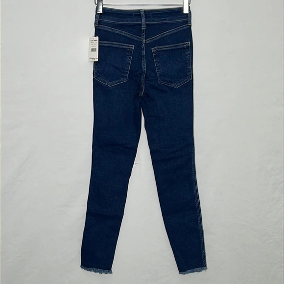 Free People/We The Free Raw Hem High Rise Skinny Jegging in Deep Indigo - Sz 26 - Picture 4 of 8